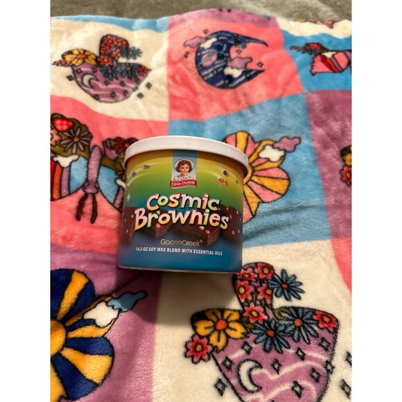 Goose Creek X Little Debbie Cosmic Brownies 3 wick candle - Picture 1 of 3